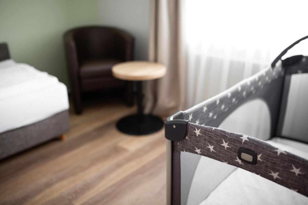 Hotel Froehlich-Hoeche ウスラー エクステリア 写真